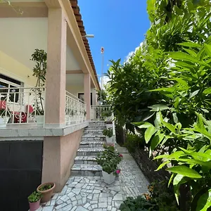 Eljos House Affittacamere